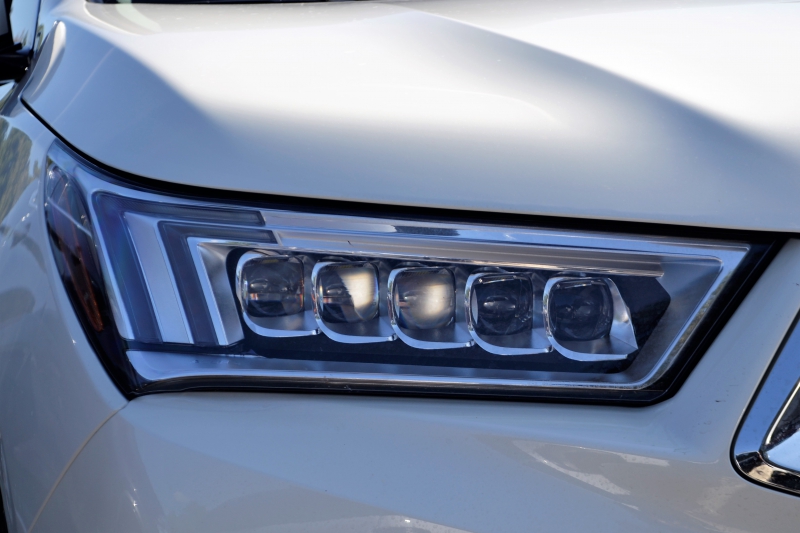 concession-auto-LA BASTIDE-min_acura-headlamp-2834131